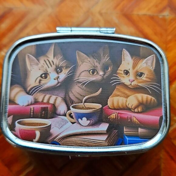 NWOT Cat-Themed Metal Pill Box - Picture 1 of 5